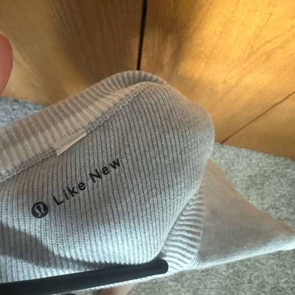 NWOT LULULEMON BRING IT BACKBEND SWEATER HEATHERED ALPINE WHITE - Picture 5 of 5